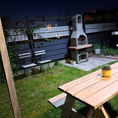 Maly Apartamencik Teo Rewal Esterno foto