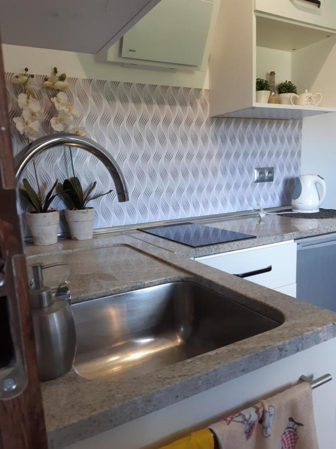 Maly Apartamencik Teo Rewal Esterno foto