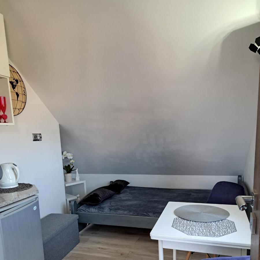 Maly Apartamencik Teo Rewal Esterno foto