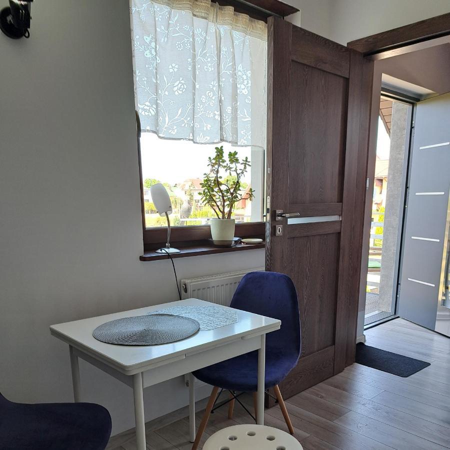 Maly Apartamencik Teo Rewal Esterno foto