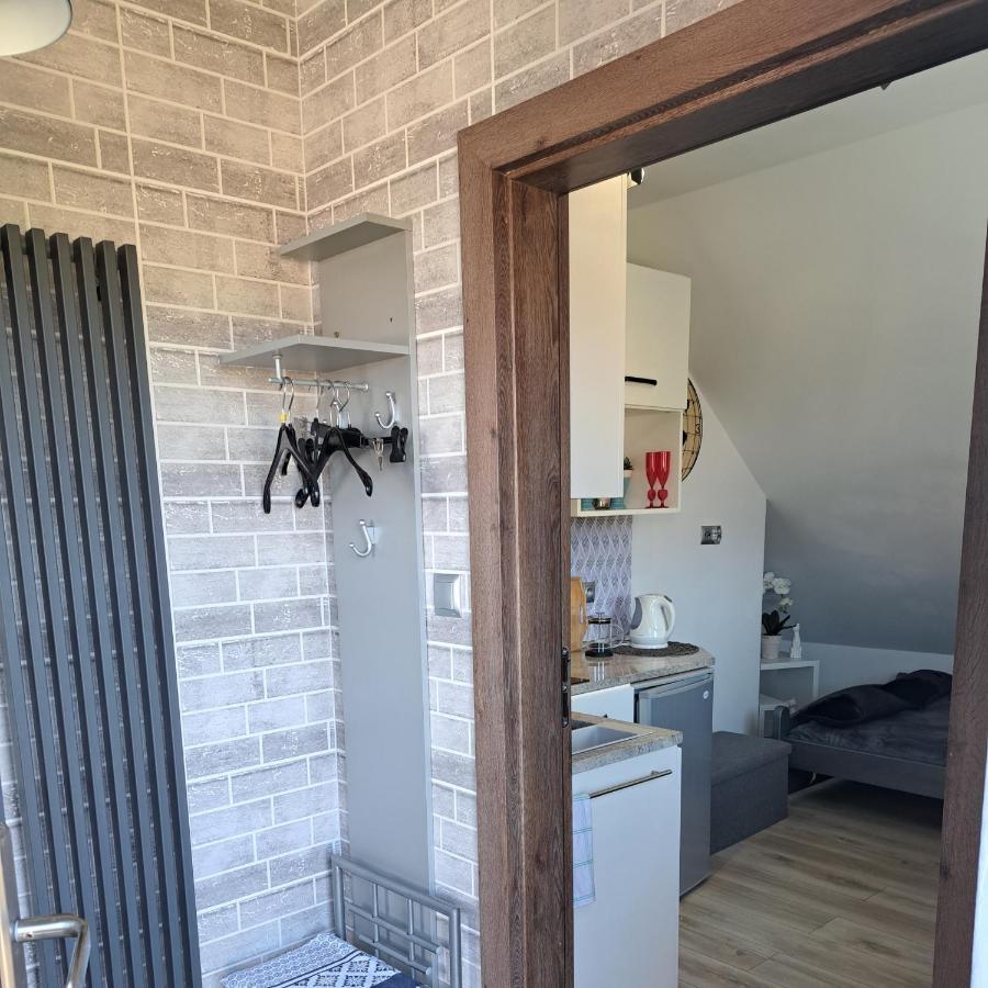 Maly Apartamencik Teo Rewal Esterno foto