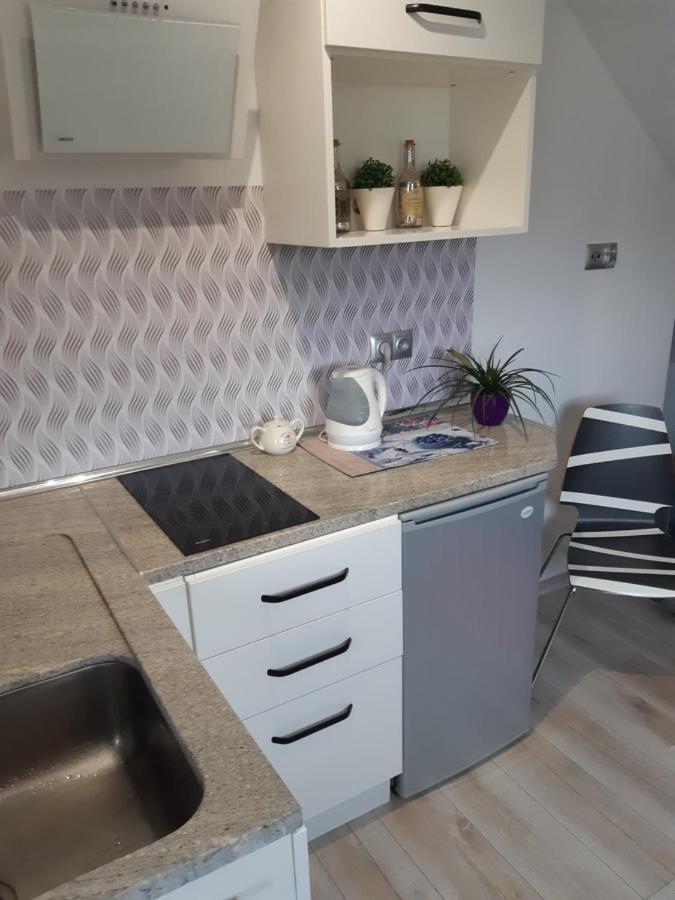 Maly Apartamencik Teo Rewal Esterno foto
