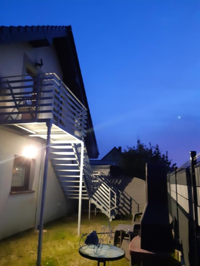 Maly Apartamencik Teo Rewal Esterno foto